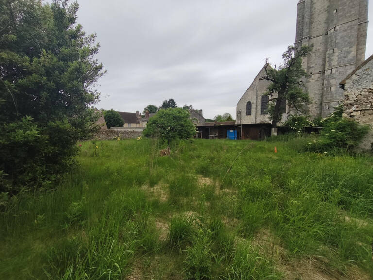 Terrain constructible centre village de 250m2 — photo 1