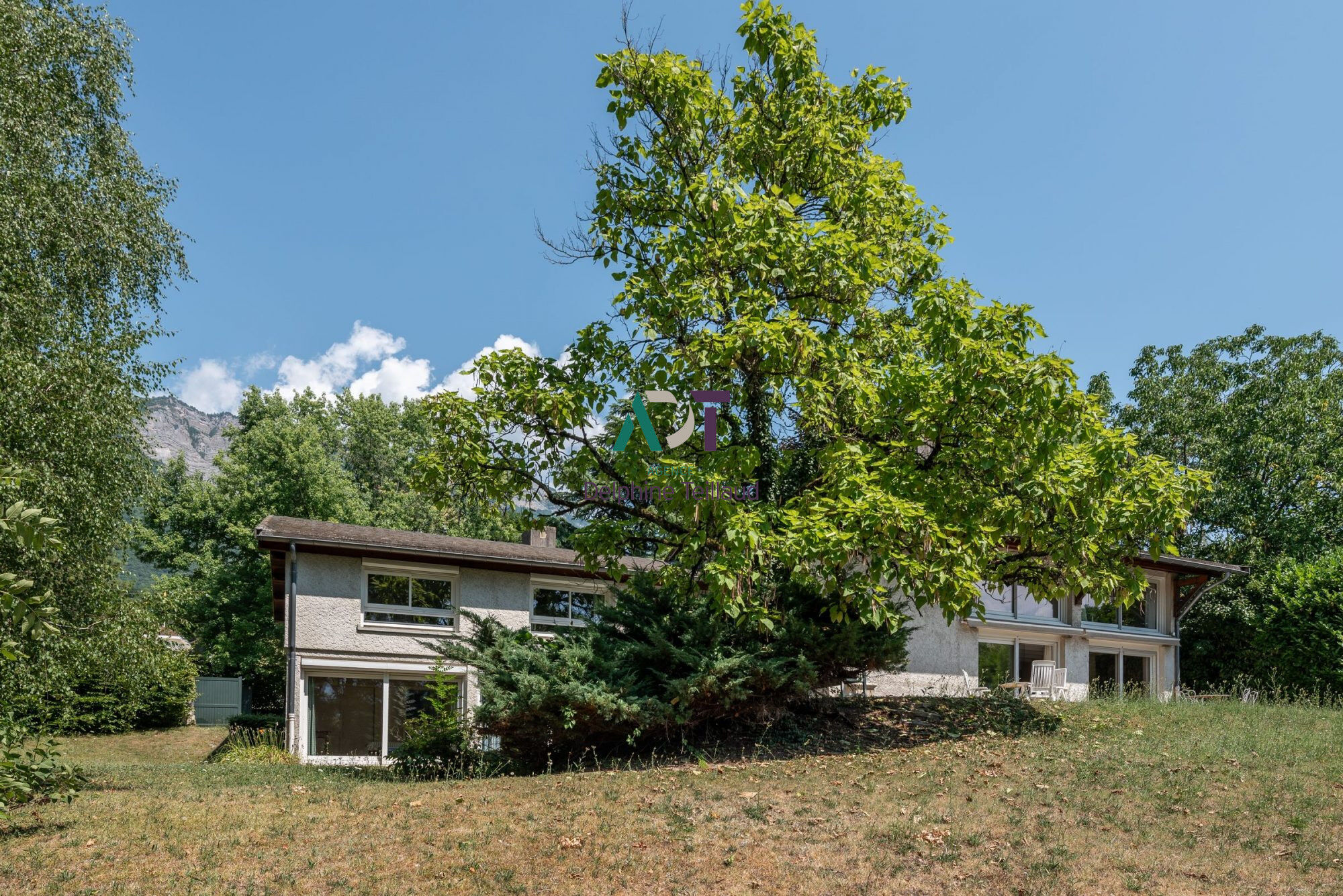 Villa / Maison  T9 à vendre Saint-Ismier 38330