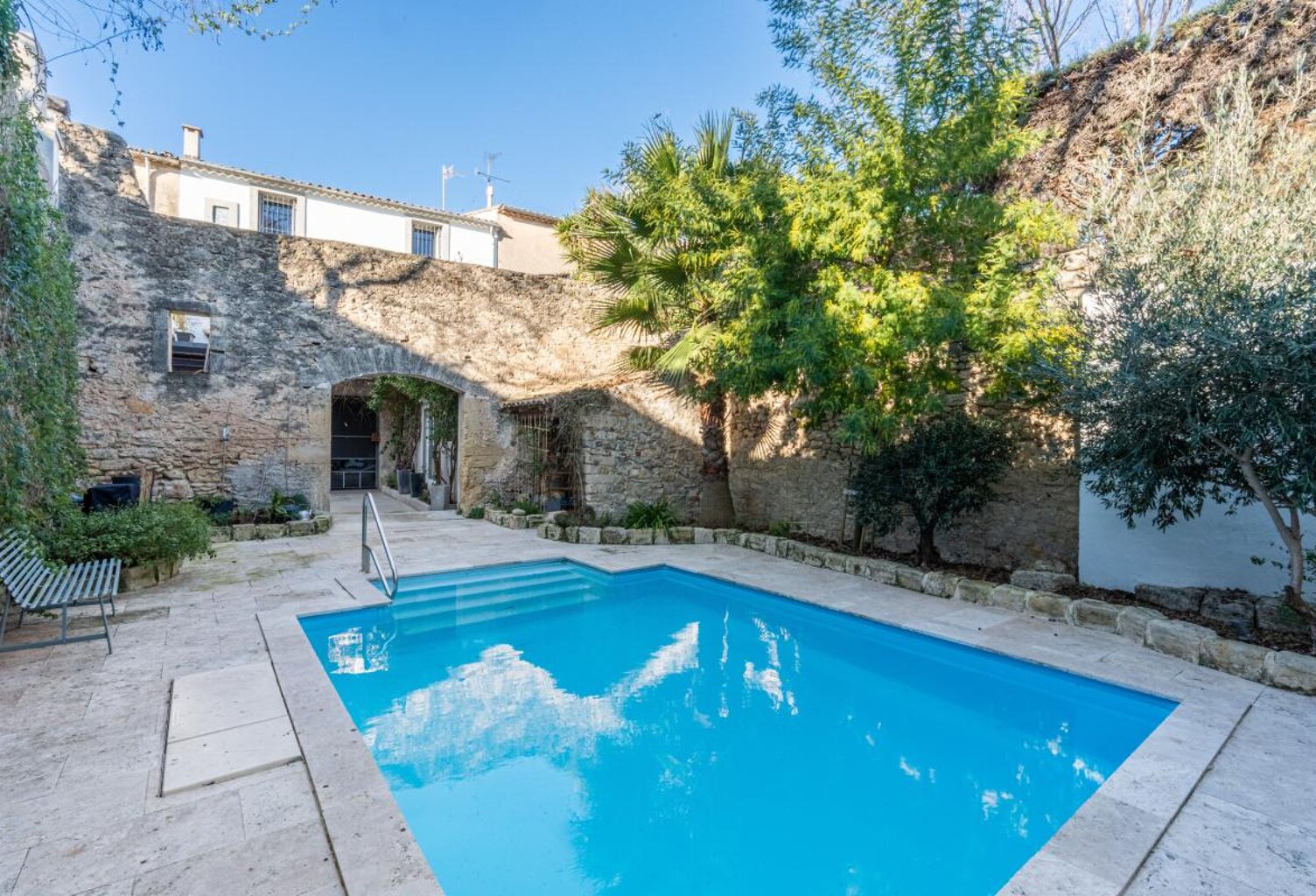Superbe maison vigneronne 260 m²  avec piscine, ascenseur et dépendances Centre Poussan — photo 1