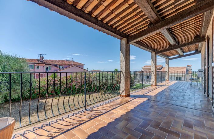 Maison 4 pièces - NICE St Pancrace-Pessicart - Vue mer et collin — photo 5