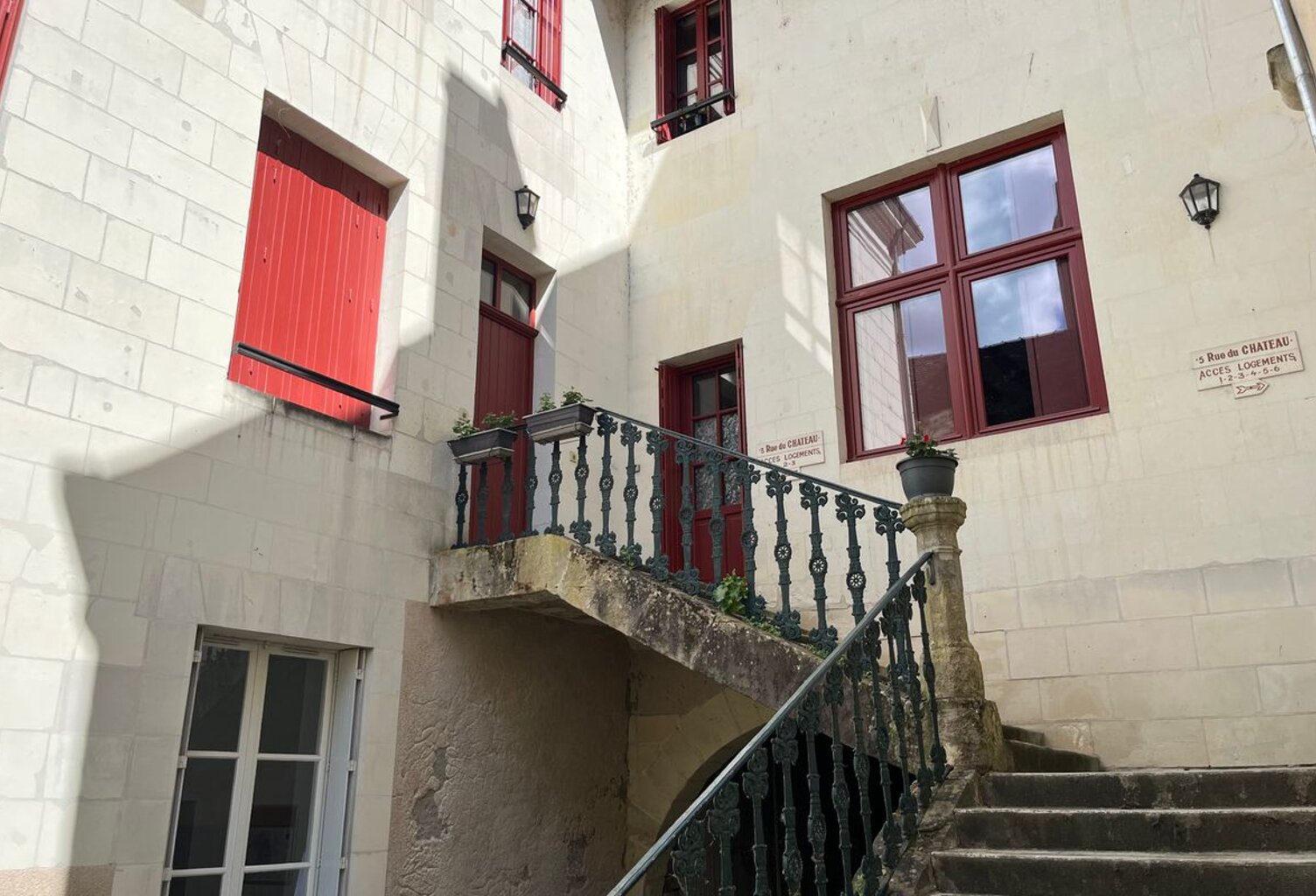 Loches - Proche de la Cité Royale - Appartement T3 — photo 1