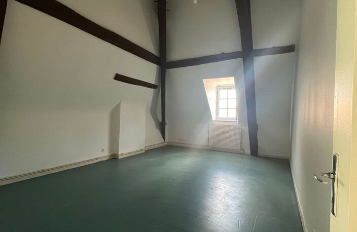 Loches - Proche de la Cité Royale - Appartement T3 — photo 3