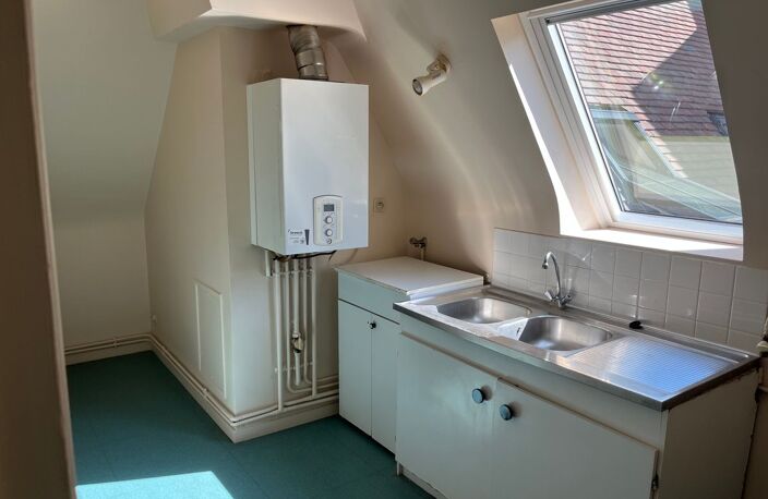 Loches - Proche de la Cité Royale - Appartement T3 — photo 4