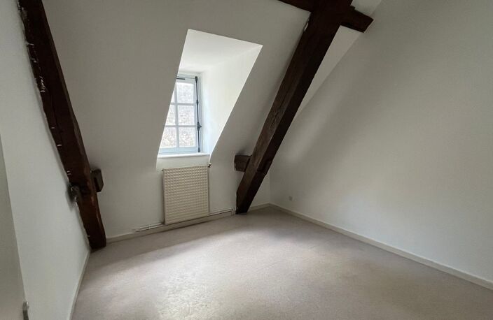 Loches - Proche de la Cité Royale - Appartement T3 — photo 5