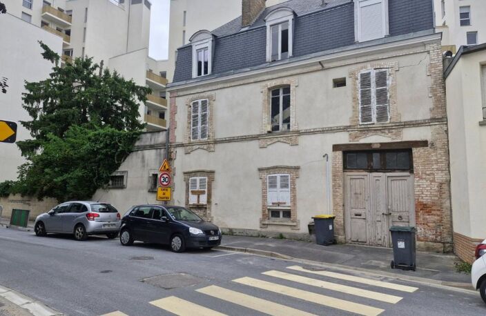 Maison Bourgeoise à fort potentiel, secteur Comédie — photo 2