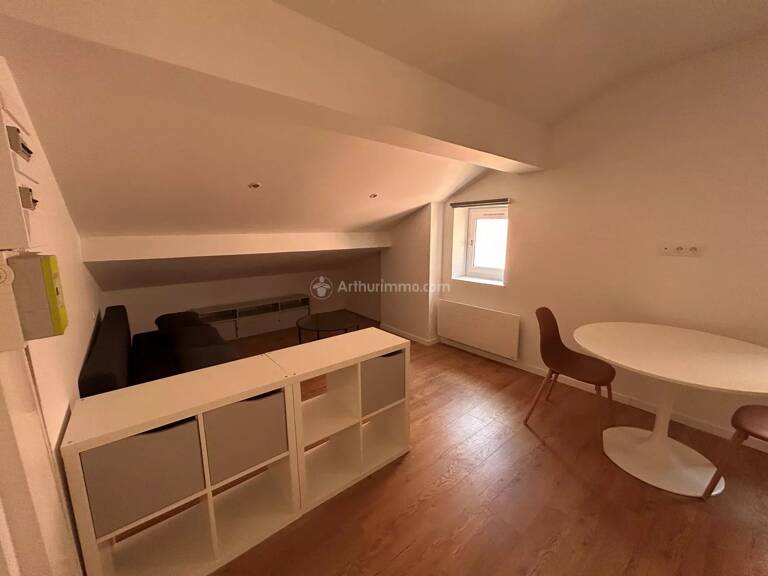 LOCATION de STUDIO MEUBLER-20m²-OULLINS CENTRE — photo 1