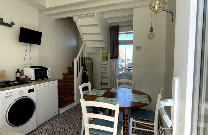 ETRETAT à 2 pas de la mer, jolie maison rénovée en briques et silex avec cour et dépendance — photo 4