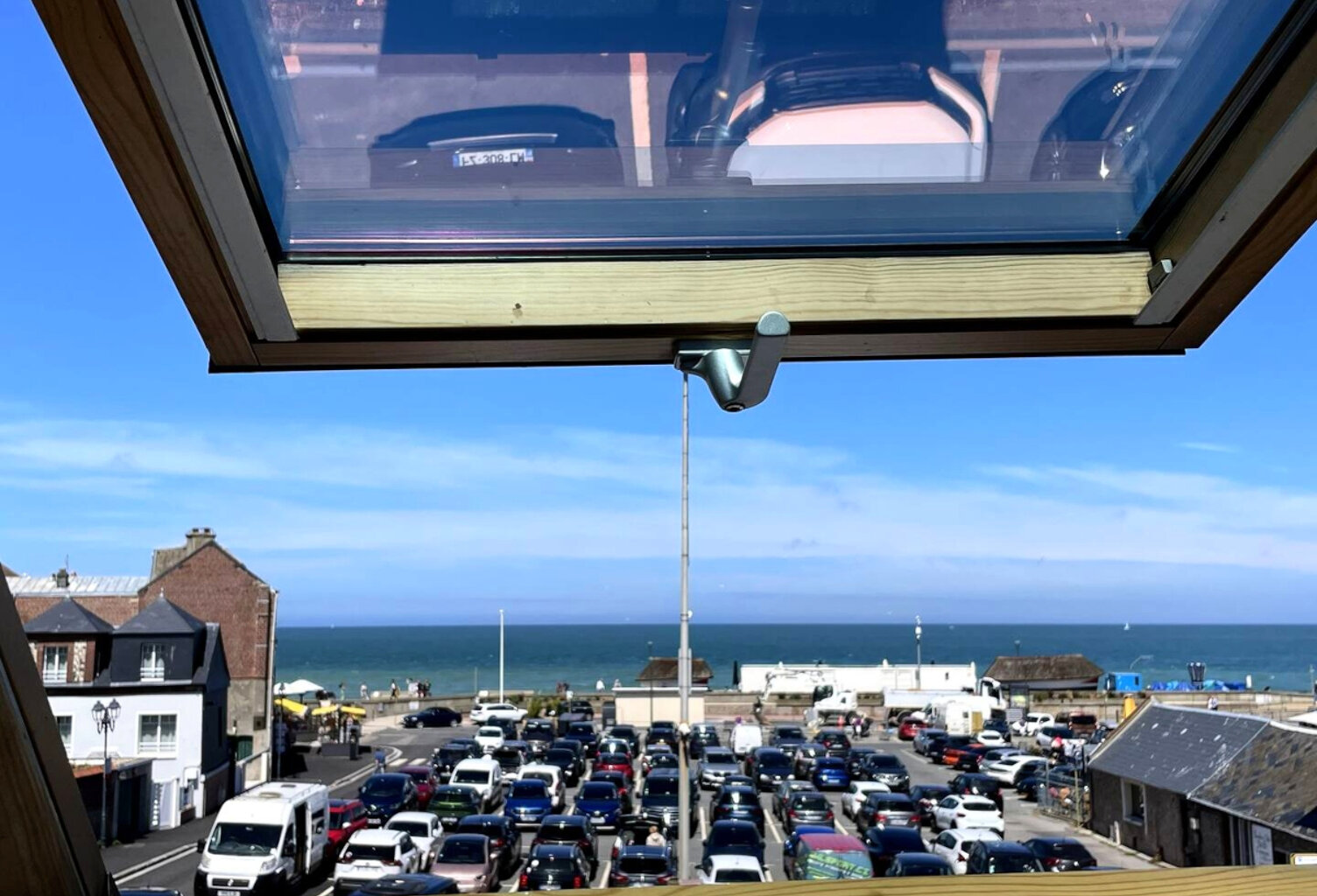 ETRETAT à 2 pas de la mer, jolie maison rénovée en briques et silex avec cour et dépendance — photo 1