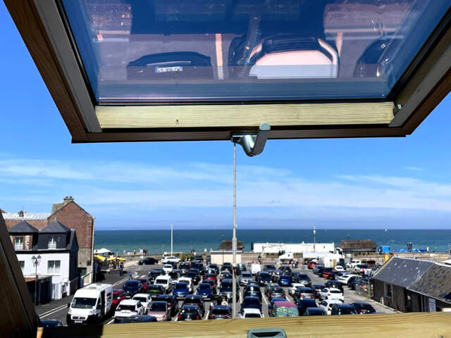 ETRETAT à 2 pas de la mer, jolie maison rénovée en briques et silex avec cour et dépendance — photo du bien