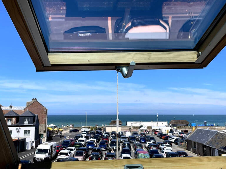 ETRETAT à 2 pas de la mer, jolie maison rénovée en briques et silex avec cour et dépendance — photo 1