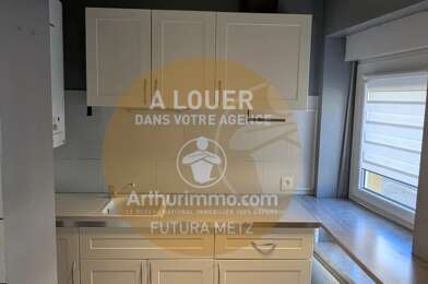 Appartement 3 pièces 745 €