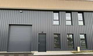 Commerce  328 m² à louer à Genay (69730)