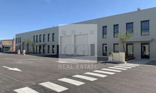 Commerce  325 m² à louer à Décines-Charpieu (69150)
