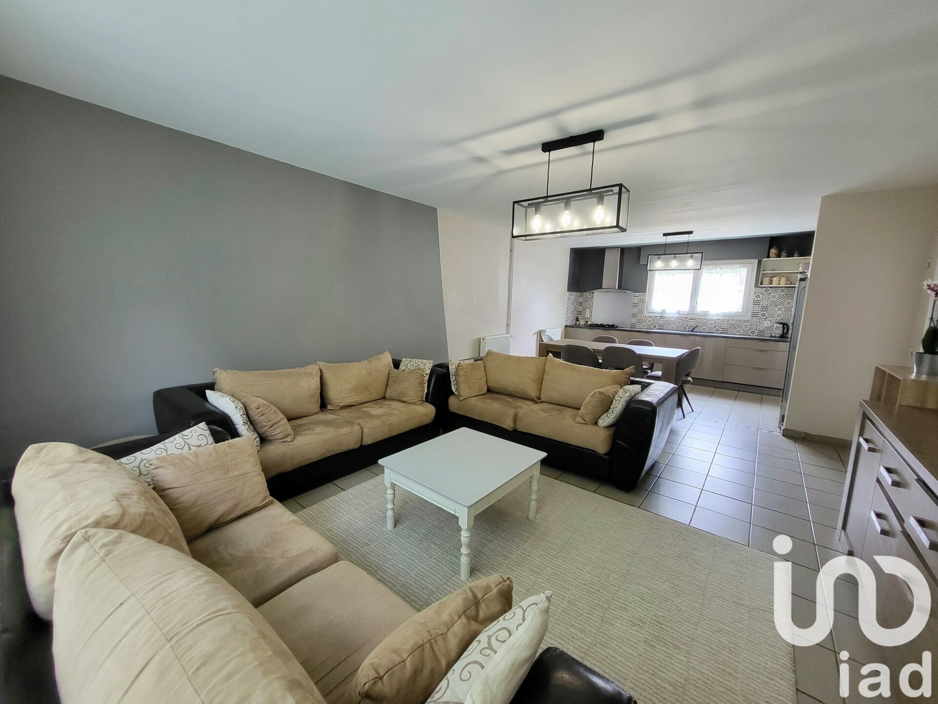Chatellerault - 103m² - 5p. - 4ch.