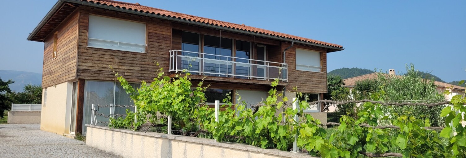 Maison 9 Pièces 220 m² à vendre à Laragne-Montéglin (05300)