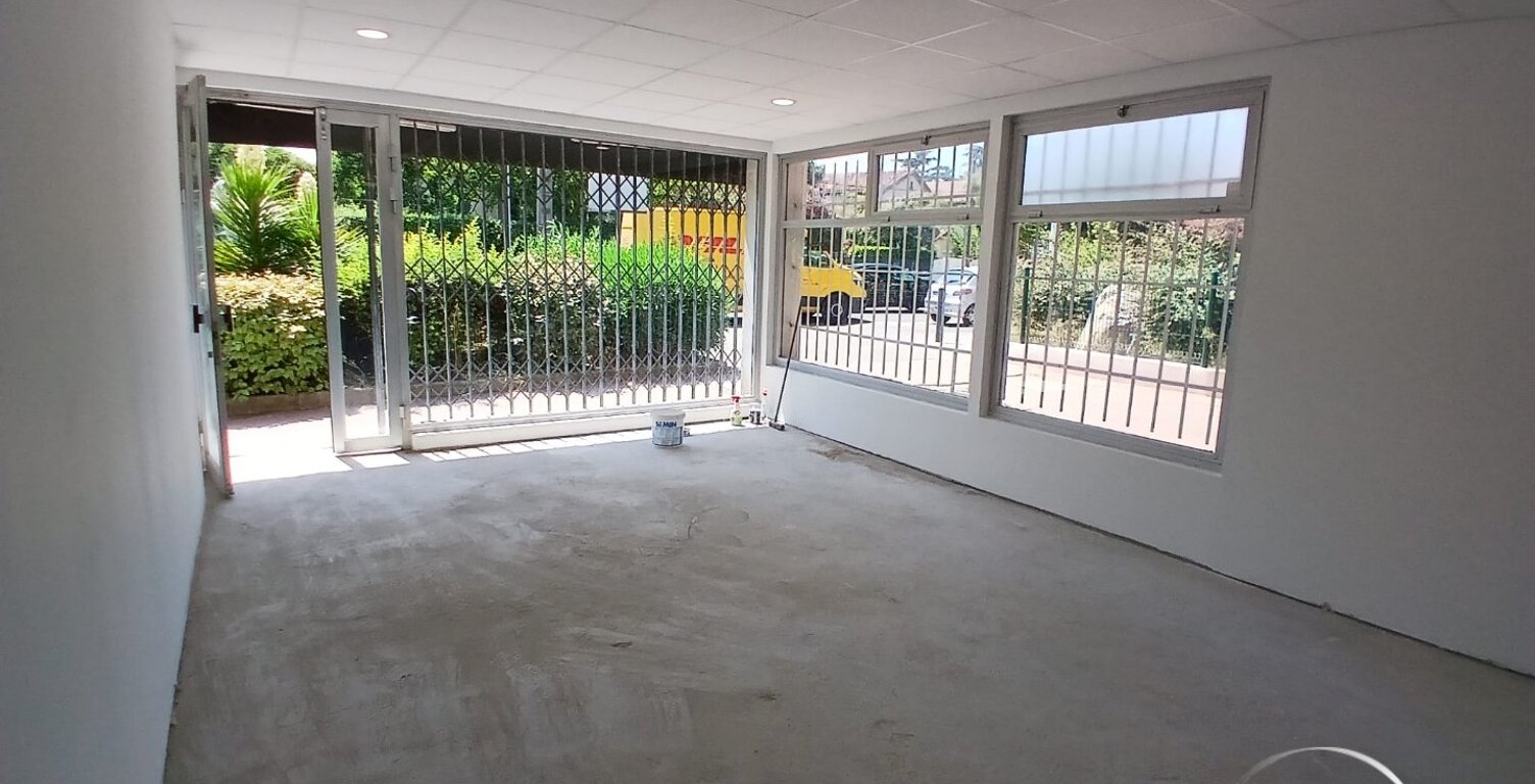 Local commercial — photo 1