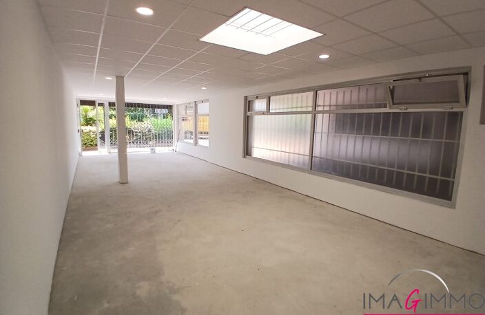 Local commercial — photo 2
