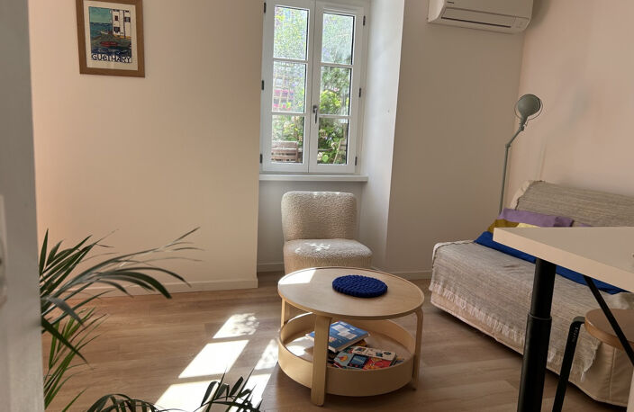 Ravissant appartement rénové T2 à  pied de tout ! — photo 5