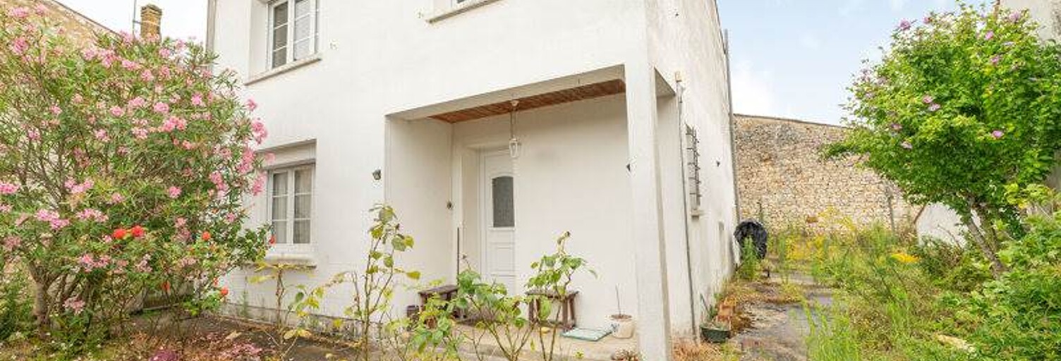 Maison 4 Pièces 118 m² à vendre à Saint-Romain-de-Benet (17600)