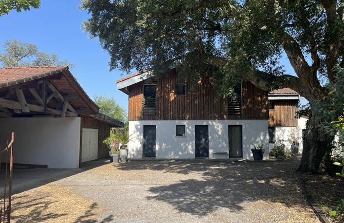 Villa de 8 pièces principales — photo 2