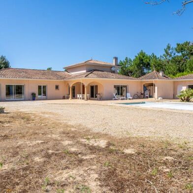Maison 9 pièces 1033600 €