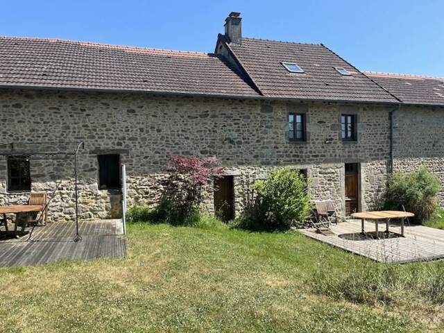 Maison en pierre de 8 pièces principales — photo du bien