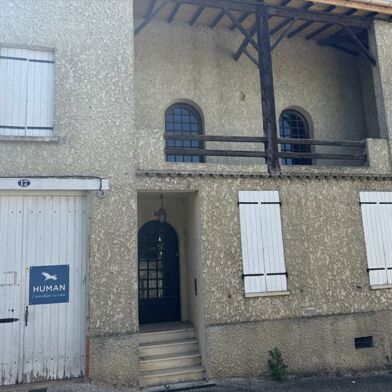 Immeuble  106880 €