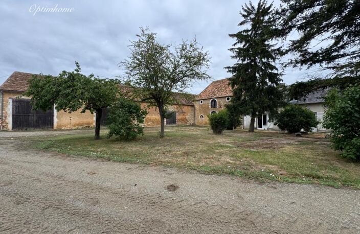 Propriété équestre de plus de 15 hectares – Installations professionnelles – À 2h de Paris — photo 3