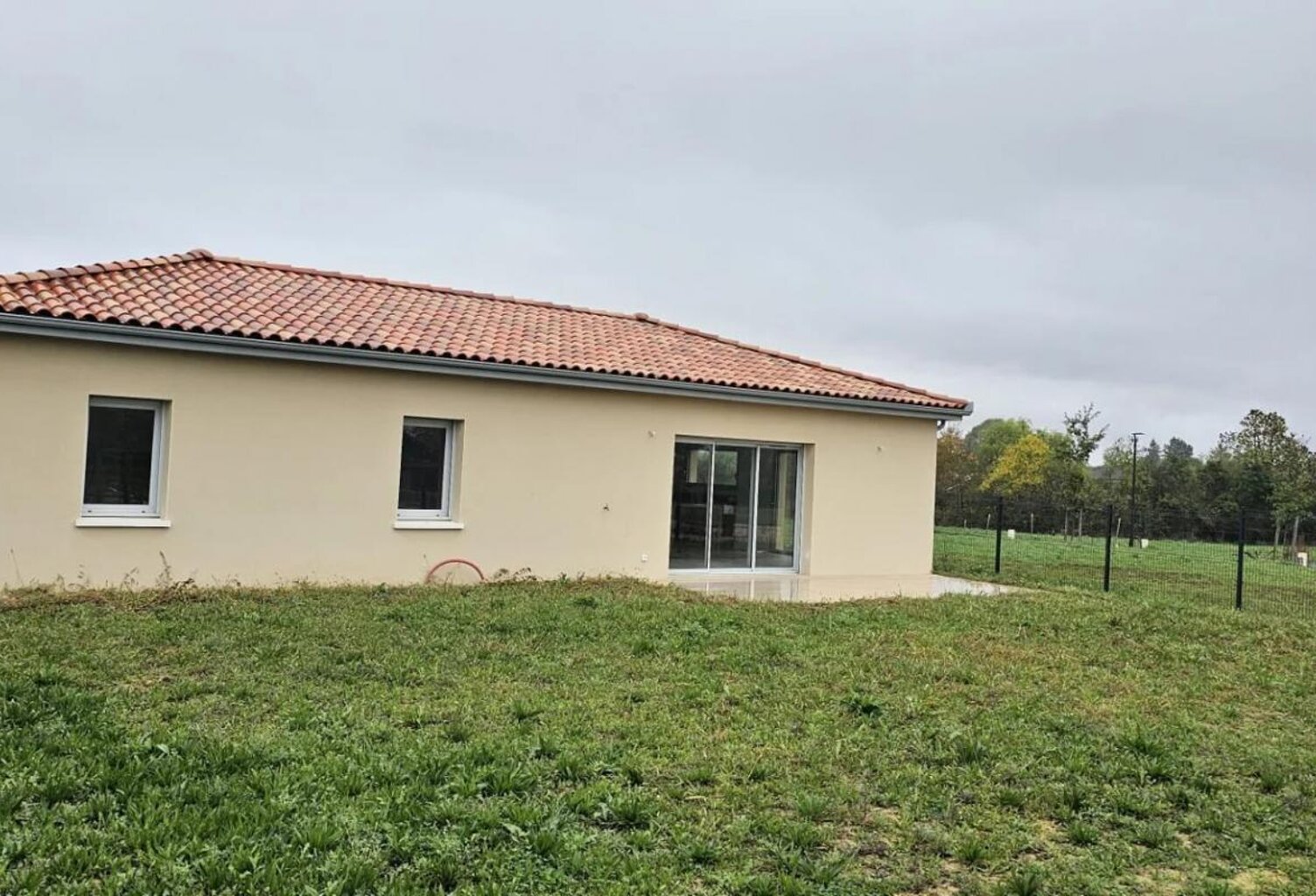 Maison moderne avec 3 chambres à Saramon — photo 1