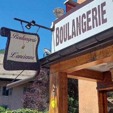 Commerce 3 pièces 308000 €