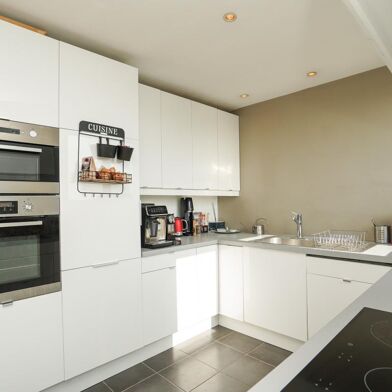 Appartement 3 pièces 317600 €