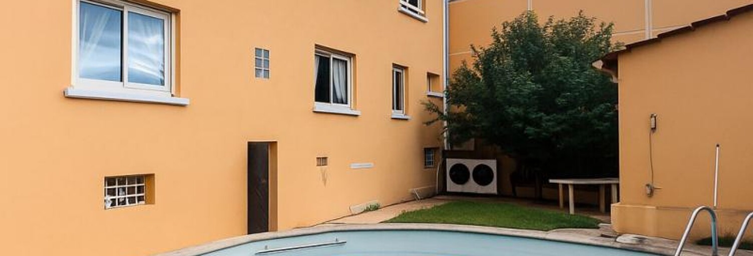 Maison 8 Pièces 220 m² à vendre à Bron (69500)