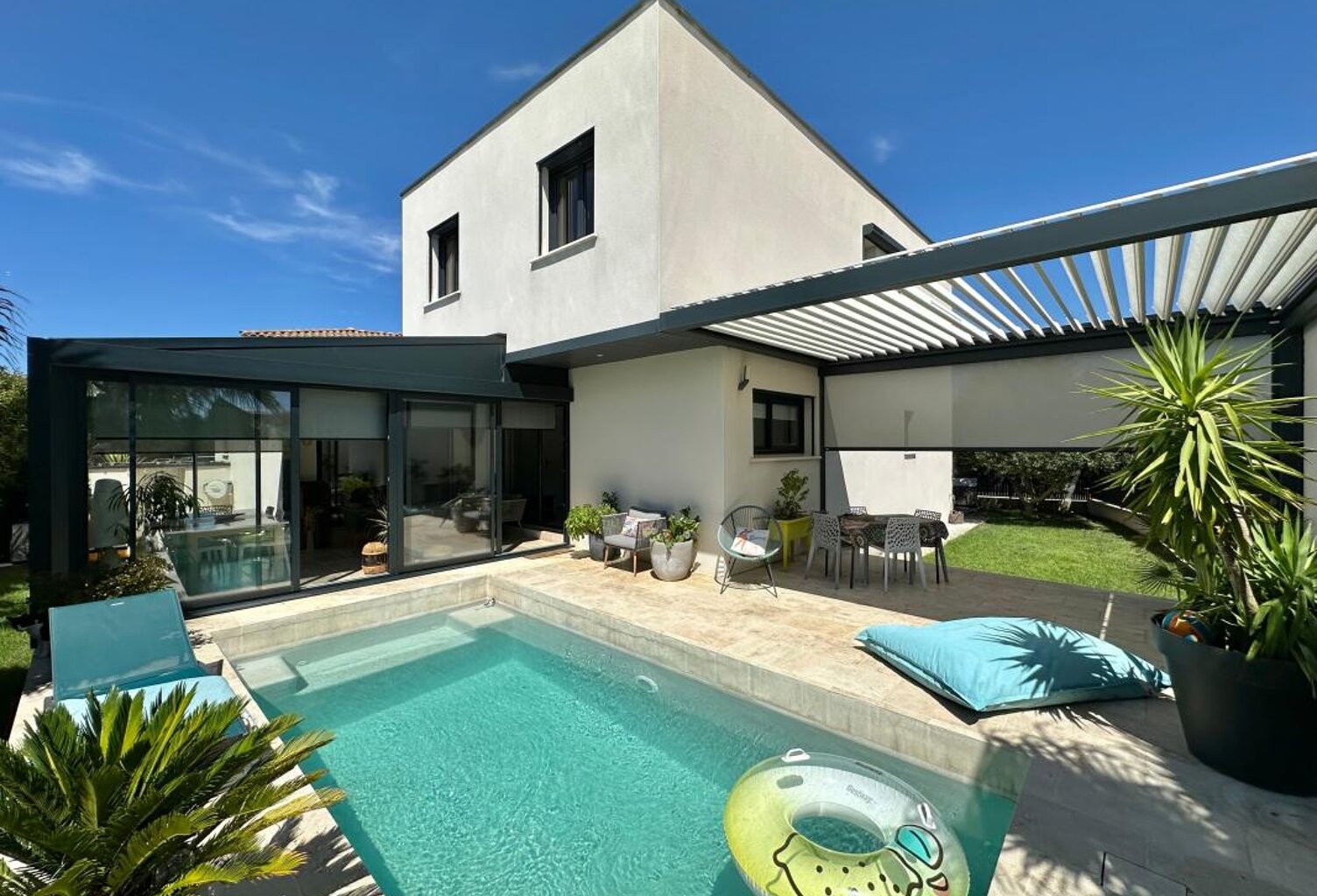 VILLA CONTEMPORAINE T5 AVEC PISCINE — photo 1