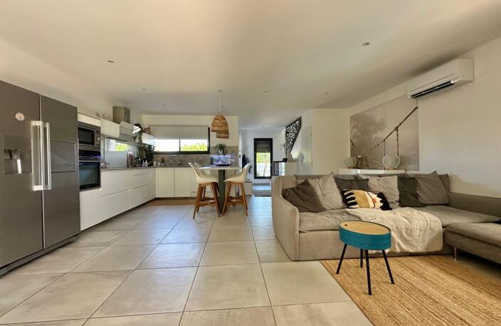 VILLA CONTEMPORAINE T5 AVEC PISCINE — photo 5
