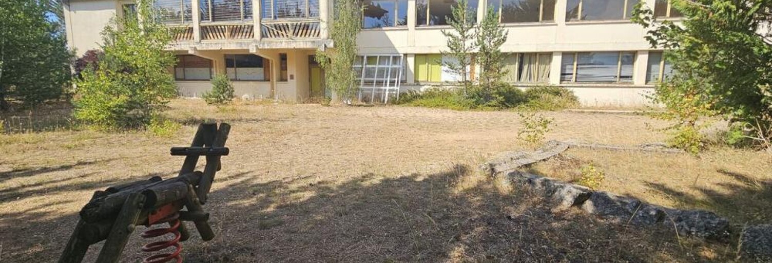 Immeuble  1238 m² à vendre à Pelouse (48000)