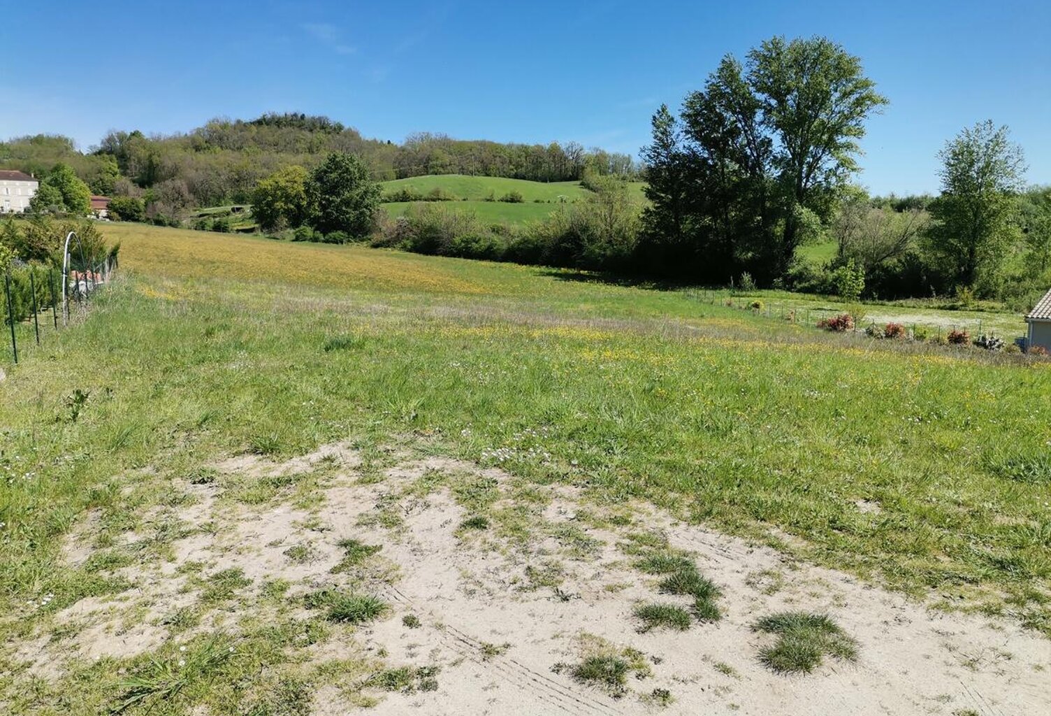 Terrain — photo 1