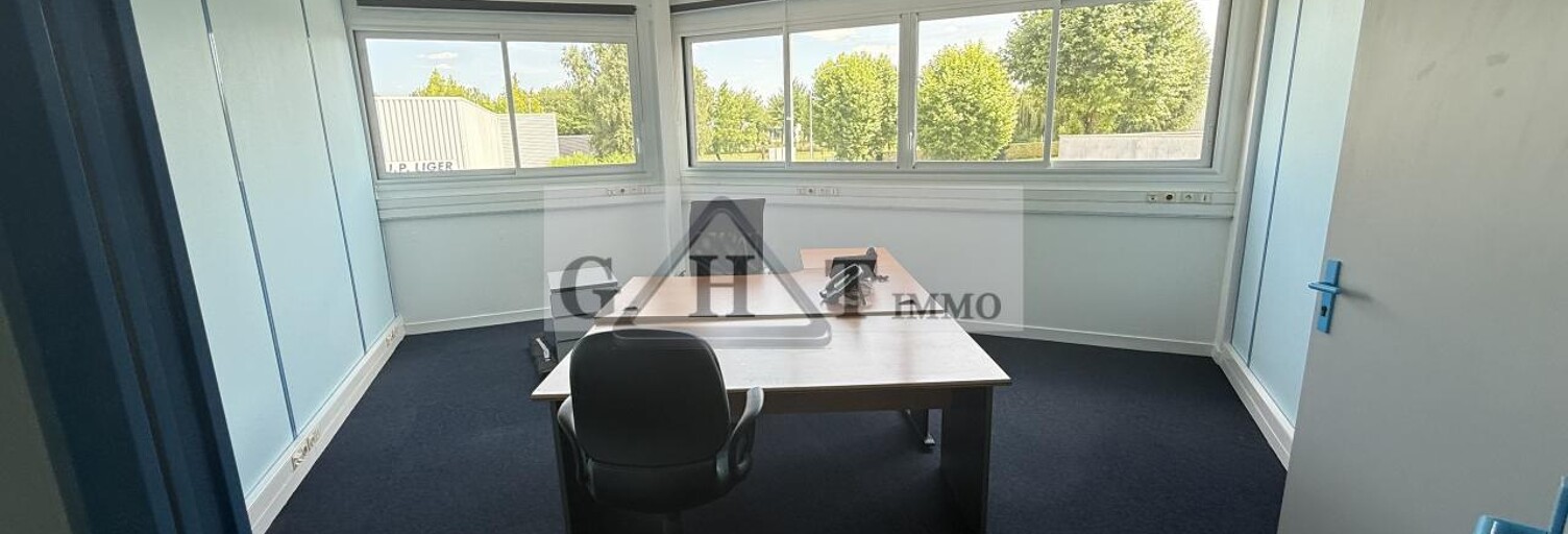 Bureau  160 m² à louer à Quincy-Voisins (77860)