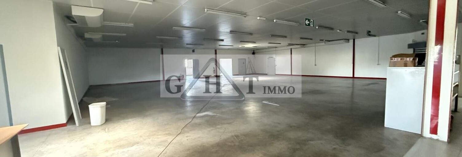 Local industriel  680 m² à louer à Quincy-Voisins (77860)