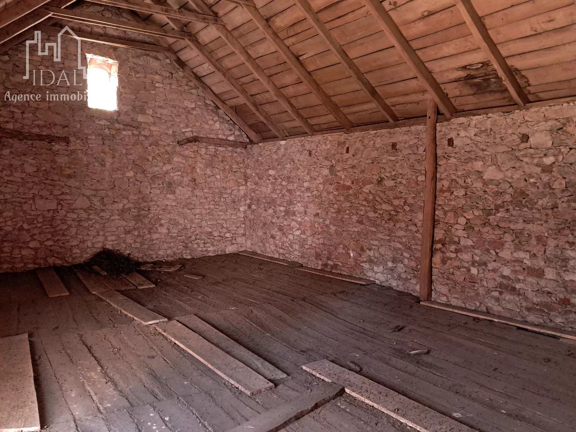 Photo Grange à rénover à 8 mn de la A75 image 2/4