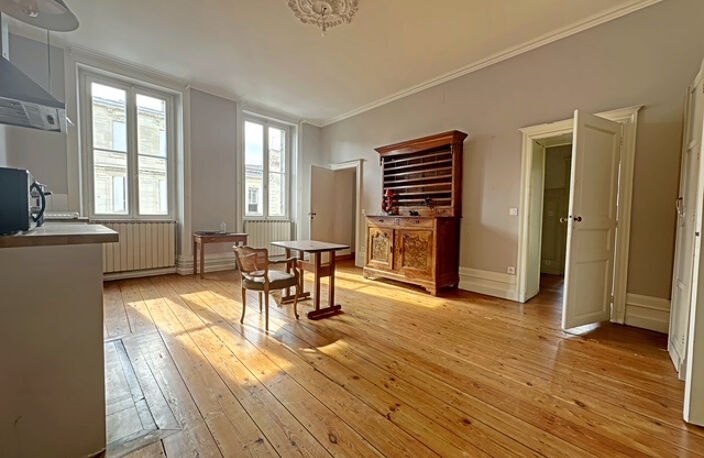 LIBOURNE CENTRE   APPARTEMENT BOURGEOIS AVEC ASCENSEUR & TER — photo 3