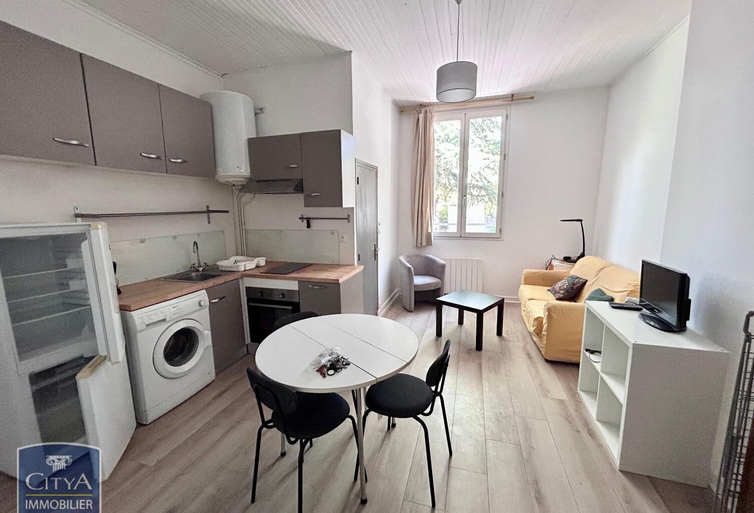 Location appartement 2 pièces 34 m² à Tours (37000) — photo 1