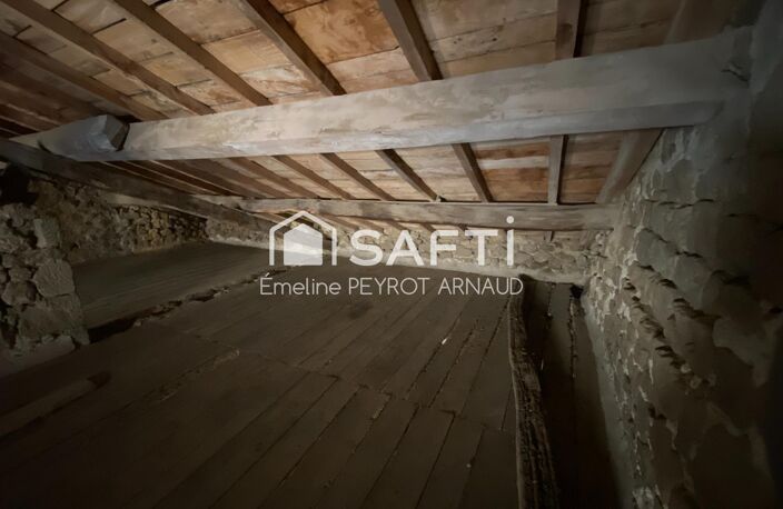 Maison en pierre à rénover au cœur du village de Quintenas — photo 3