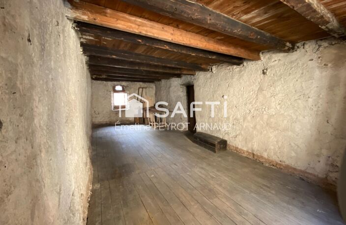 Maison en pierre à rénover au cœur du village de Quintenas — photo 5