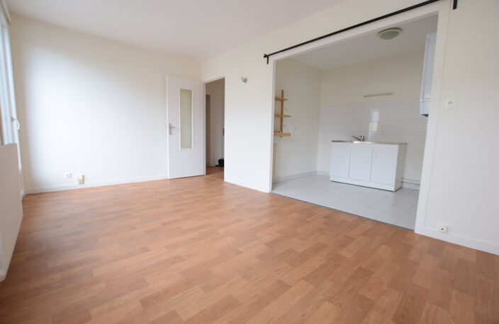 F2 Lunmineux avec une grande cave. — photo 2