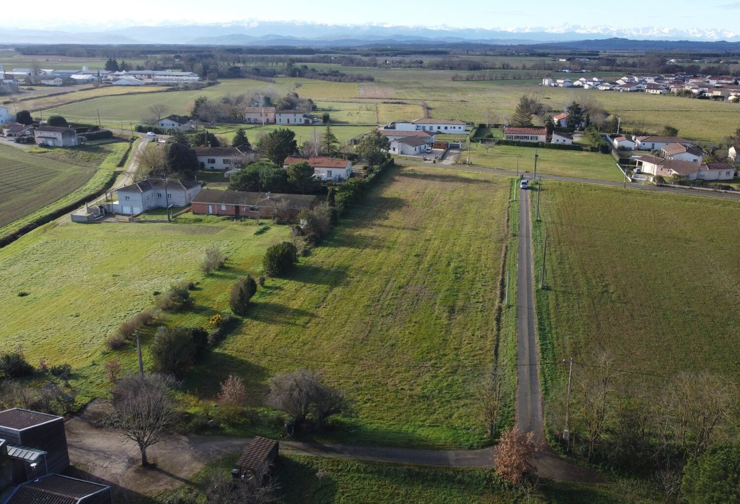 Terrain plat de1064 M² — photo 1