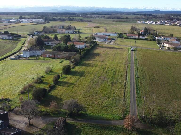 Terrain plat de1064 M² — photo 1