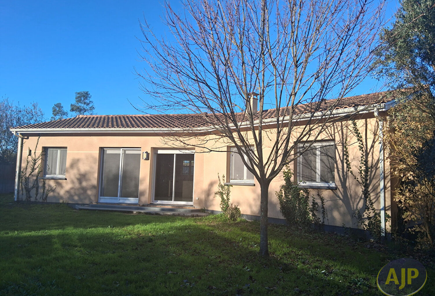 Maison à Pauillac — photo 1