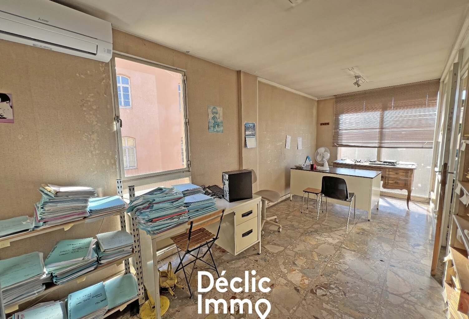 PLATEAU DE BUREAUX AVEC PARKINGS - CENTRE-VILLE - GRASSE  — photo 1