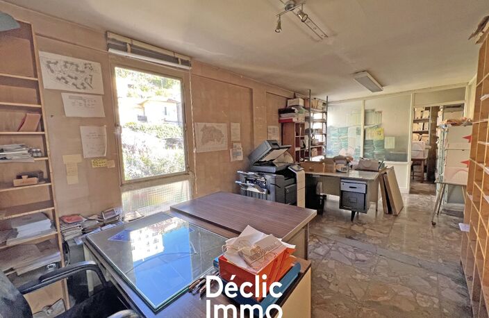 PLATEAU DE BUREAUX AVEC PARKINGS - CENTRE-VILLE - GRASSE  — photo 4