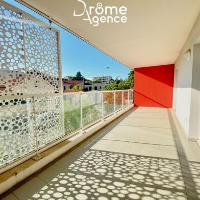 Appartement 2 pièces 740 €